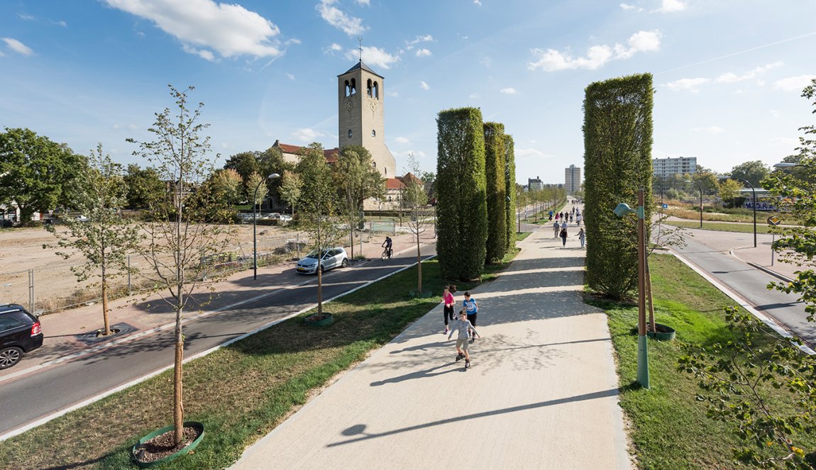 A former highway turned into a green zone, improving air quality and the standard of living of residents, while reducing noise pollution.