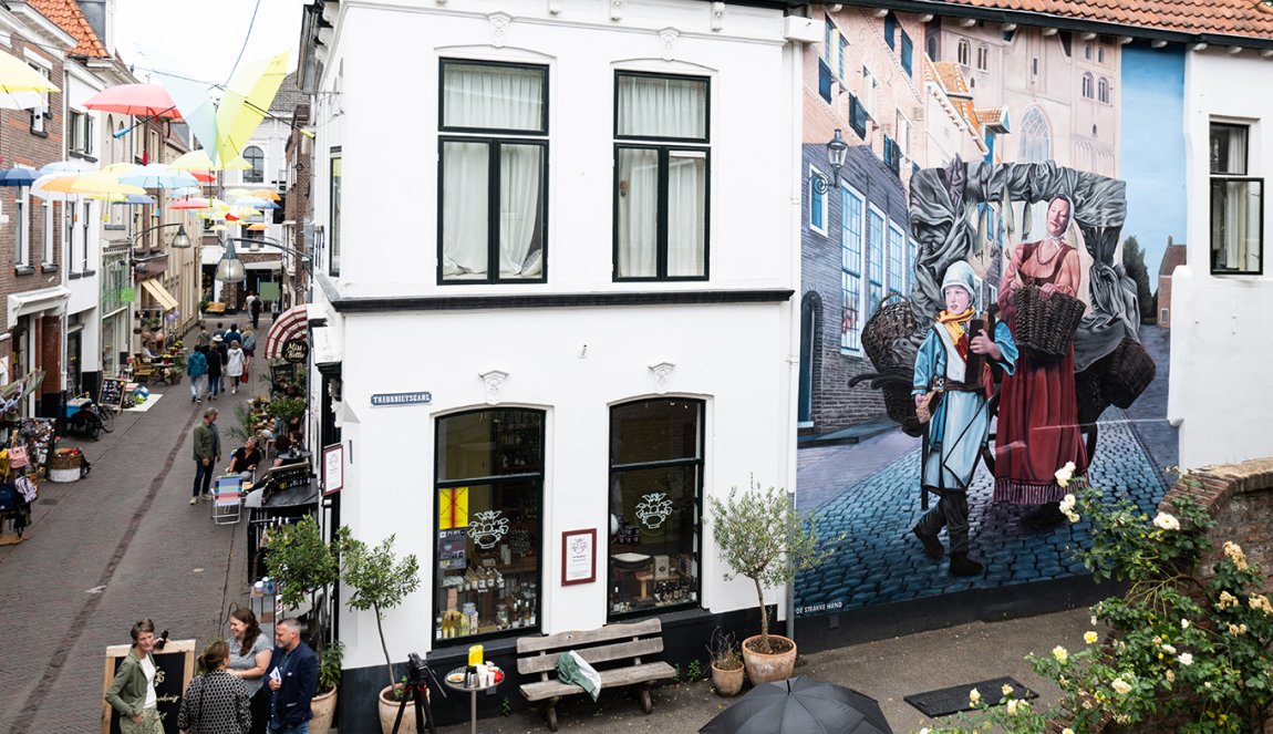 Deventer city centre - Kleine Overstraat - Treurnietsgang - mural