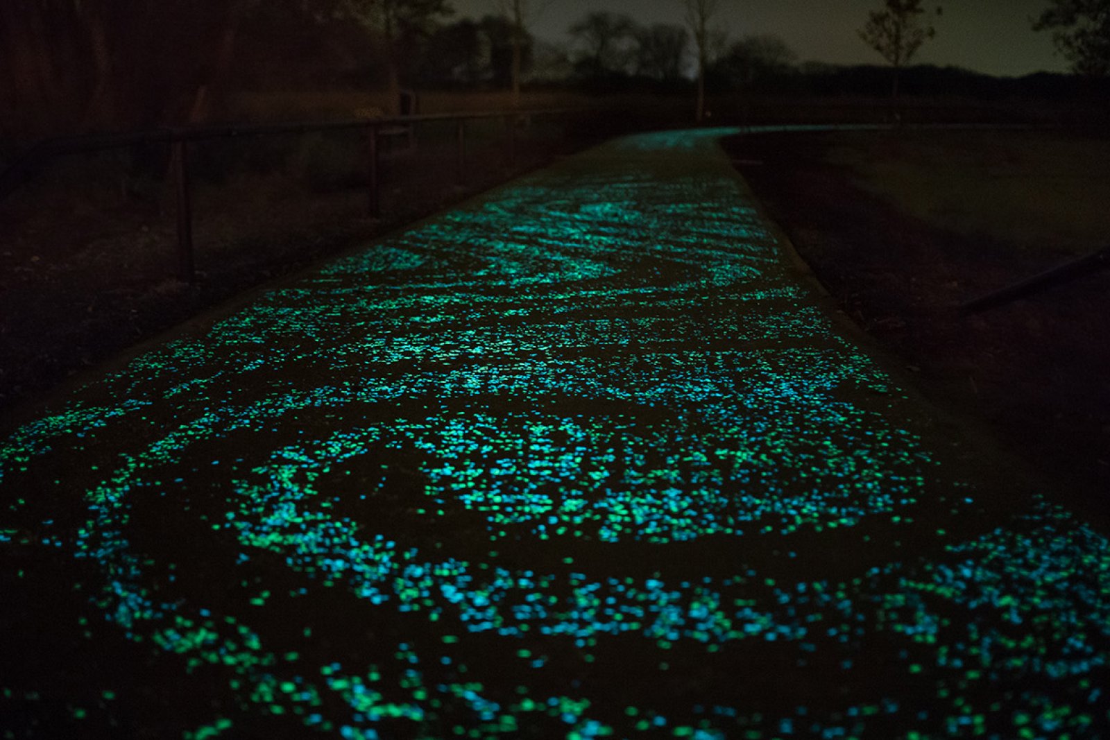 Van Gogh-Roosegaarde bike path a la Starry Night between Eindhoven and Nuenen