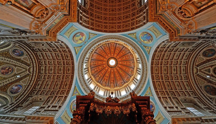 Interior of Basiliek Oudenbosch, Halderberge