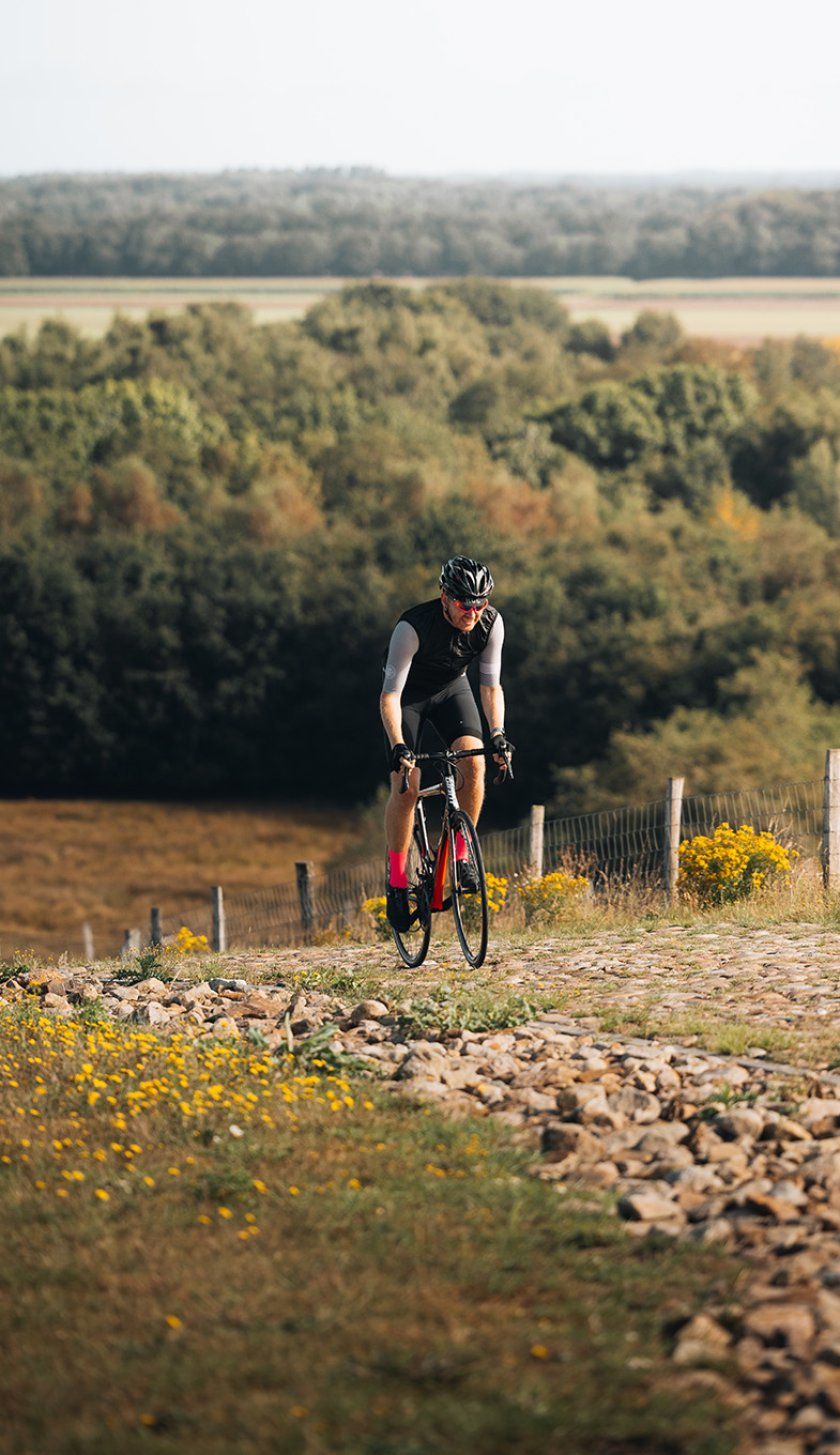 Cyclist on Col du VAM, Drenthe