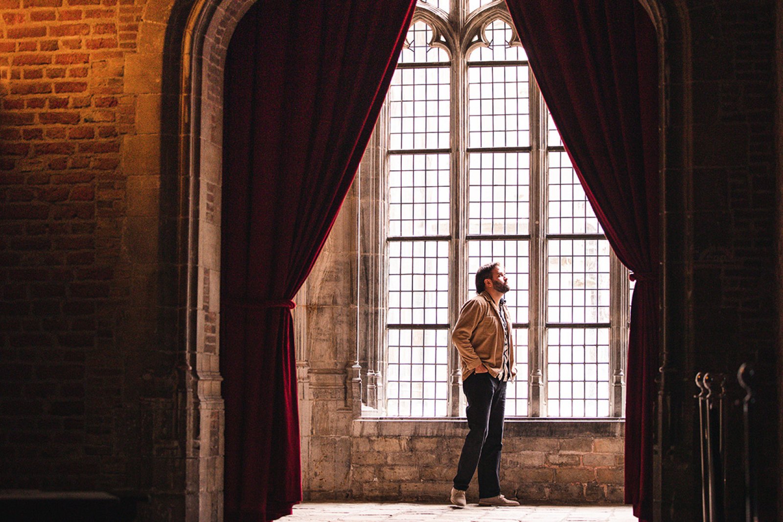 Gentleman admires Zeeuws Museum De Abdij Middelburg